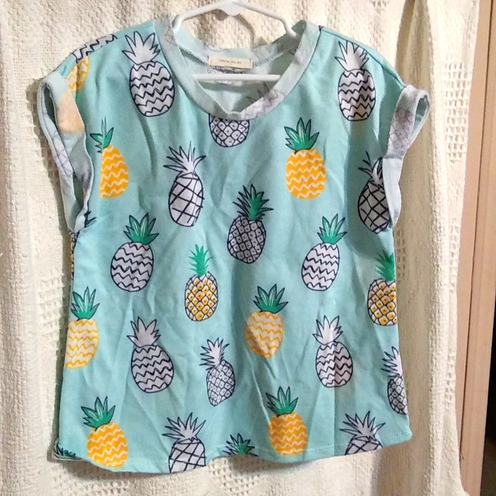 Girls pineapple shirt
